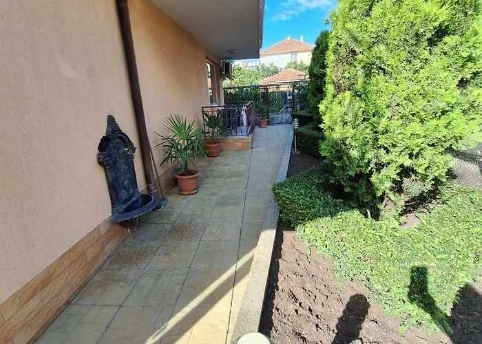 авеню * Равда