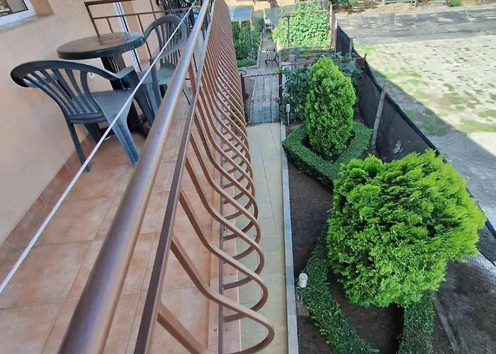 авеню Къща за гости Равда